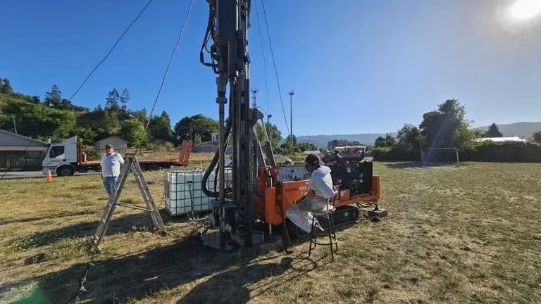 Schürfgrube (Sondierbohrung) in Freiburg – Geotechnische Baugrunderkundung